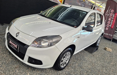 Renault Sandero 1.0    2014